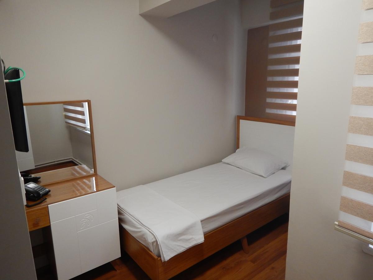 Ipek Hotel Balıkesir Esterno foto