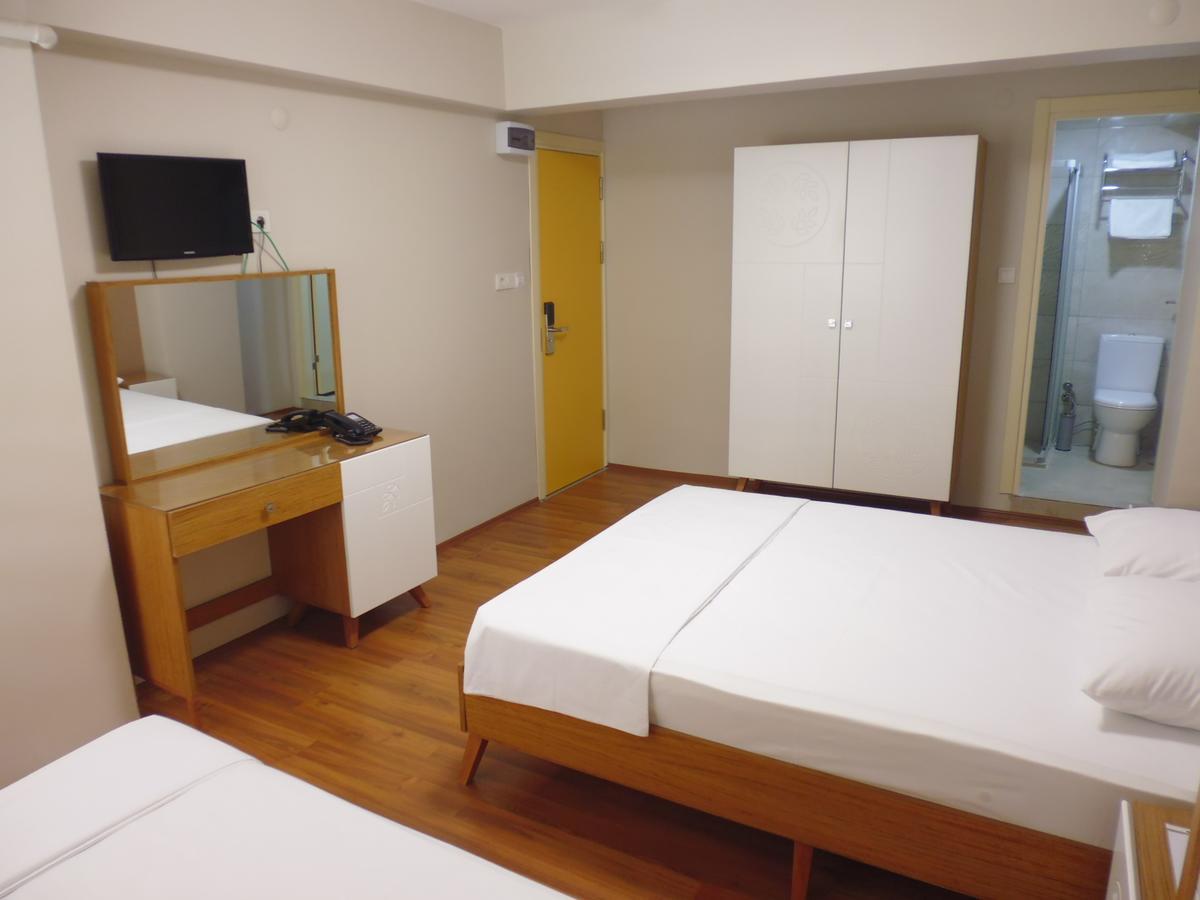 Ipek Hotel Balıkesir Esterno foto